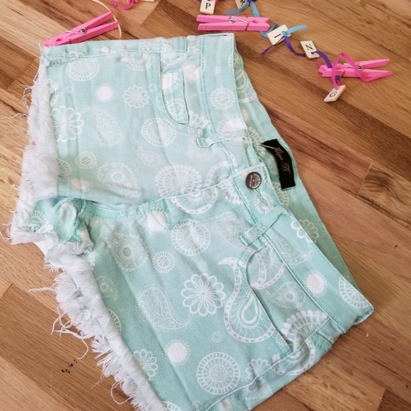 Klique B Pants - Klique B shorts small